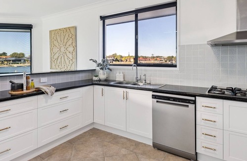 Yamba House | Ocean Starr - Waterfront Luxury with Private Pontoon and Pool - Holiday Yamba