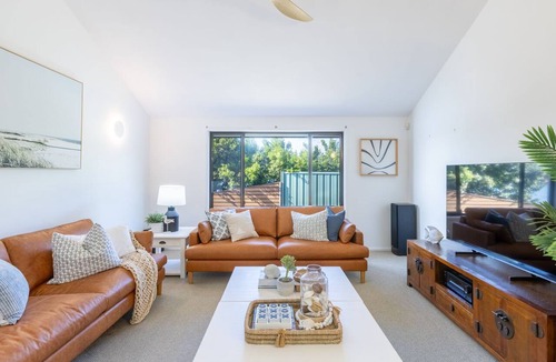 Yamba House | Ocean Starr - Waterfront Luxury with Private Pontoon and Pool - Holiday Yamba