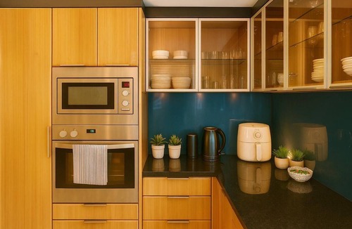 Surfers Paradise Apartment | Ocean View 2BR apartment with Spa