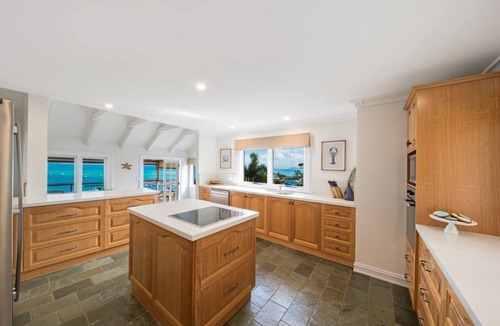 Airlie Beach House | Ocean View 5 Bedroom Holiday Home | Perfect Whitsundays Escape
