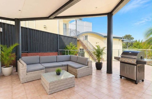 North Curl Curl Apartment | Ocean View Retreat near North Curl Curl Beach