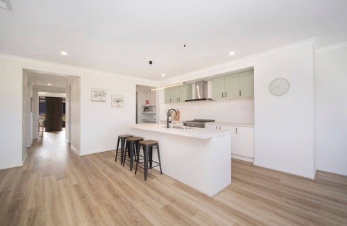 Warrnambool House | Ocean View Retreat | EV Charger | Family Friendly