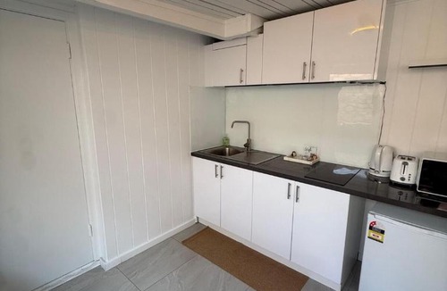 Bunbury Apartment | Ocean-View Suite Steps from Back Beach and CBD