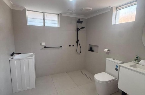 Bunbury Apartment | Ocean-View Suite Steps from Back Beach and CBD