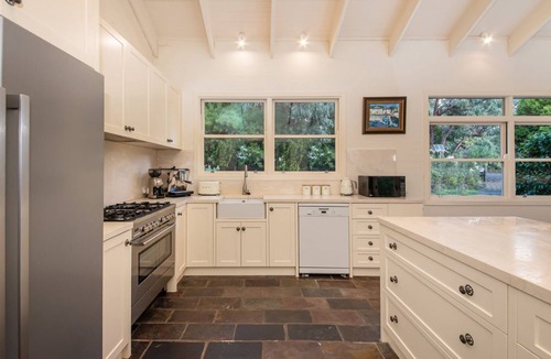 Red Hill House | Ocean Views amongst the Tree Tops in Red Hill
