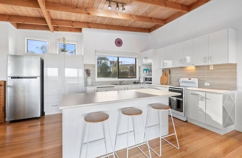 Ocean Grove House | Ocean Views on Aldebaran - sleeps 11