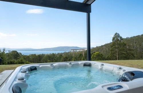 Lower Snug House | Ocean views, spacious & private, hot hub