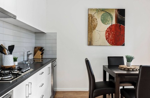 Inverloch House | Ocean views, two-storey large family getaway