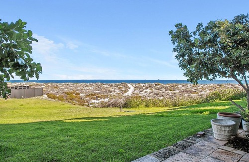 Scarborough Apartment | OCEANFRONT APARTMENT | SCARBOROUGH | FULL OCEAN VIEWS | 262Steps to beach