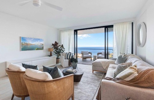 Tamarama Apartment | Oceanfront Terrace 2