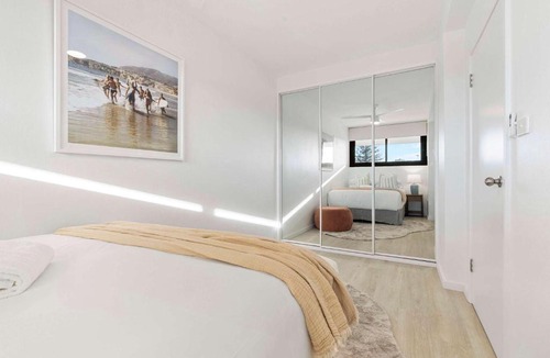 Tamarama Apartment | Oceanfront Terrace 2