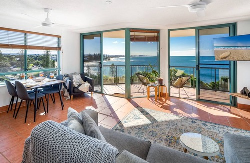 Moffat Beach Apartment | Oceanfront Views at Moffat Beach + Rooftop Terrace