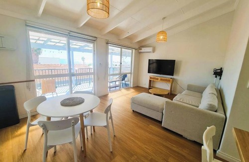 Scarborough Apartment | Oceanic Escape: 50m to beach