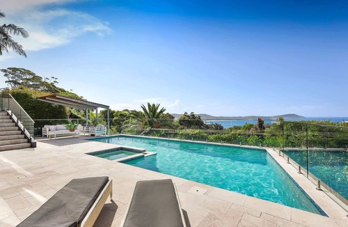 Terrigal House | Oceans Edge by Coast Hosting