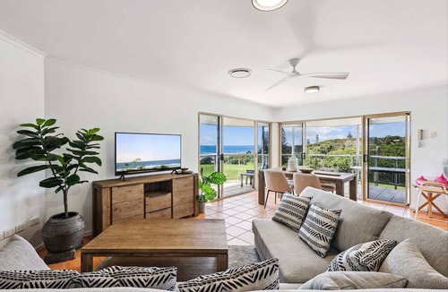 Point Arkwright Apartment | Oceanside Apartment with Views of Yaroomba Beach