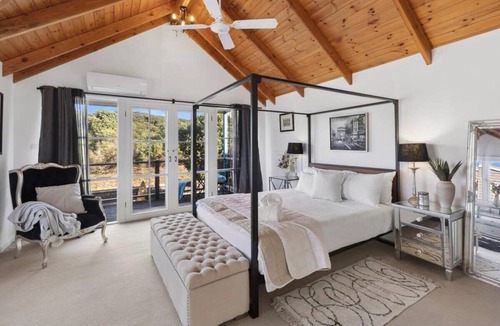 Ocean Grove House | Oceanside Haven: Fire, lake views and pet friendly