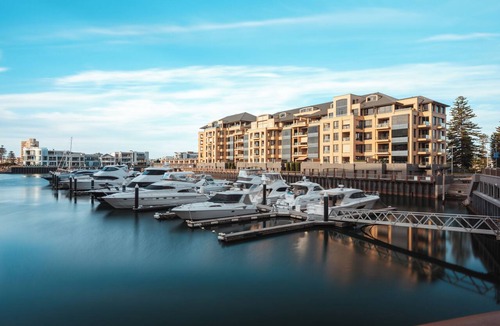 Glenelg Resort | Oceanside Studio at the Pier