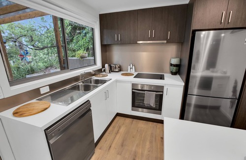 Lakes Entrance House | Oceanview Retreat: Magnificent ocean view over the 90 Mile Beach