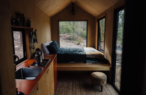 Yarramundi House | Off-Grid Cabin Tucked into Nature Creek Access - Yenya