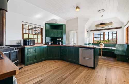 Eglinton House | Old Alloway House - Sleeps 11 - Farm Stay