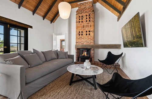 Eglinton House | Old Alloway House - Sleeps 11 - Farm Stay