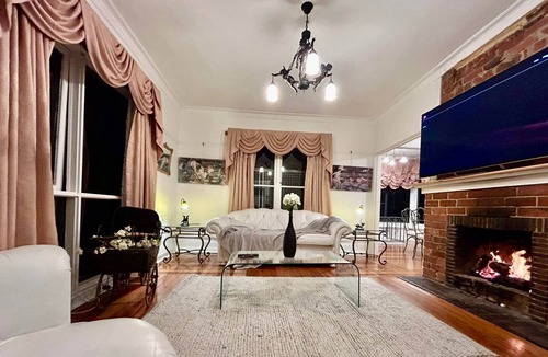 Kalorama House | Old World elegance Views & Wood Fire