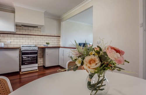 Rangeway House | Older Cottage Style 3BR in Rangeway