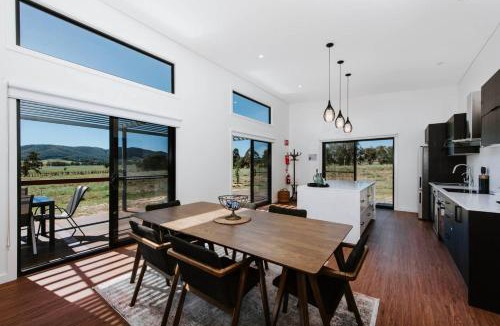 Erudgere House | Olliedean Retreat - Dual Cottages with Scenic Views