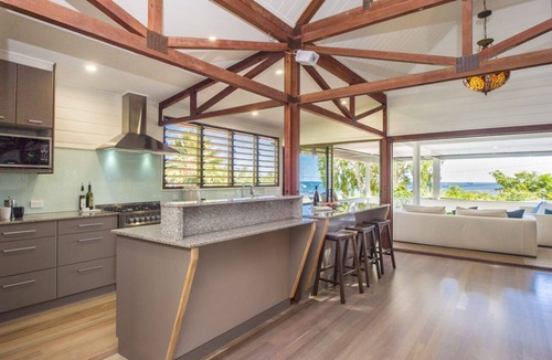 Horseshoe Bay House | On the Beach
