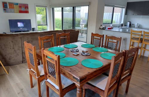Rosebud House | Once Upon a Tide- close to everything! (pet friendly)