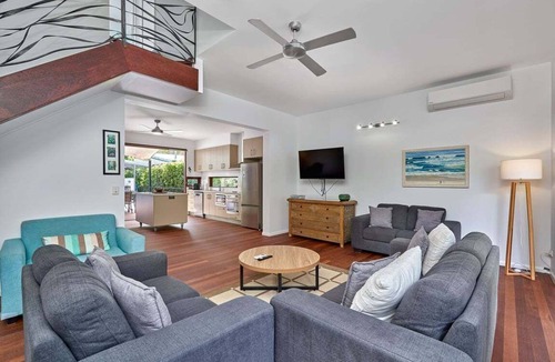 Clifton Beach House | Onda Beach Holiday Home in Clifton Beach