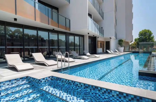 Sandringham Apartment | One-Bedroom Terrace Apt. w/Pool, Spa, Sauna & Gym