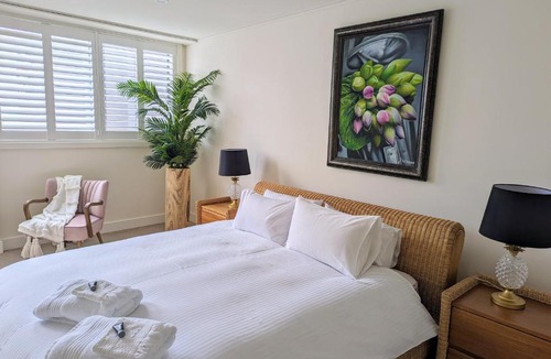 Devonport Apartment | ONE Luxury Apartment