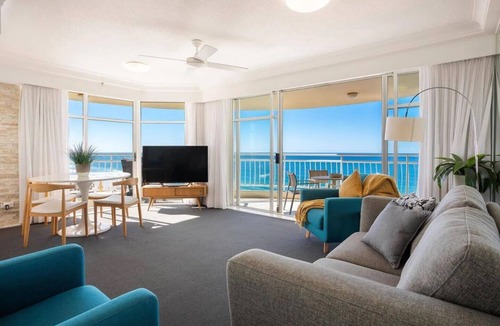 Burleigh Heads Apartment | One of Burleigh's Favourite spots