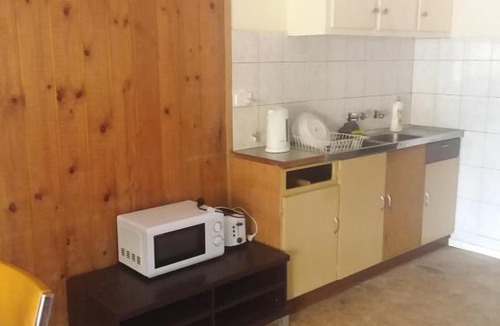 Coober Pedy Apartment | Opal House