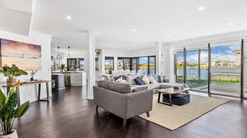 Banksia Beach House | Opulent Canal-Front Retreat