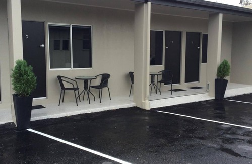 Bowen Town Center Hotel | Original North Australian