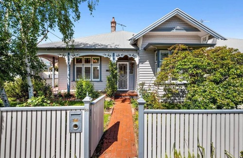 Rippleside House | Orontes Cottage Geelong Retreat | Pet Friendly