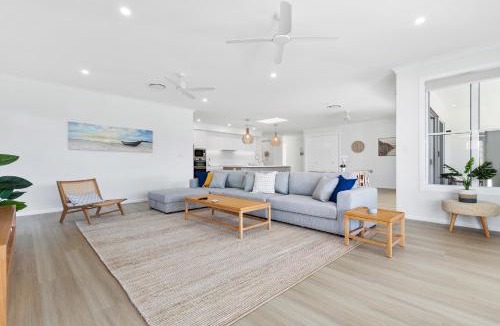 Banksia Beach House | Osprey Oasis