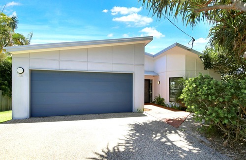 Alexandra Headland House | Our beachside home offers the perfect mix of coastal charm and modern living!