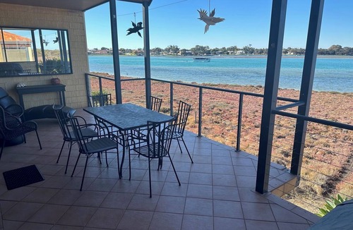 Halls Head House | Oursiesta - On the Estuary Waterfront in Halls Head