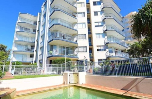 Currimundi Apartment | Outlook U7 Lakefront Calm At Currimundi