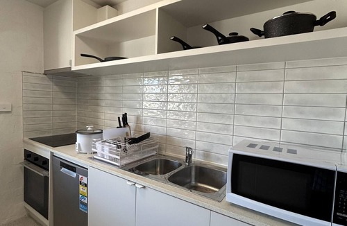 Carlton Hostel | Ozihouse Group