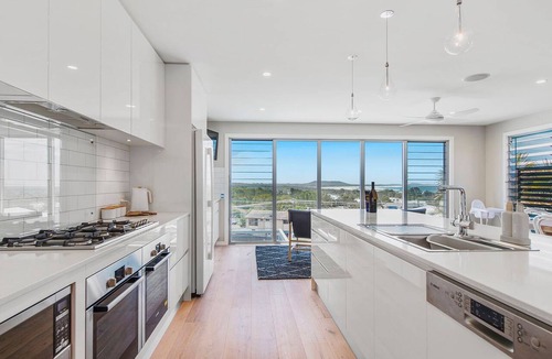 Crescent Head House | Pacific House is a luxury holiday home in Crescent Head, offering a multi-level, 3 bedroom residence