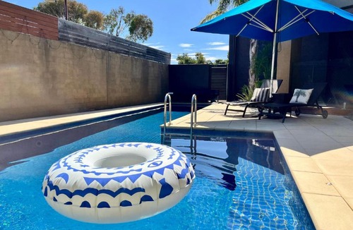 Torquay House | Pacific Paradise