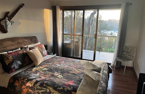Palm Beach Apartment | Palm beach Sydney, Modern home with water view