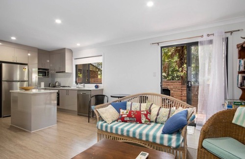 Pearl Beach House | PALM TREE COTTAGE @ PEARL BEACH