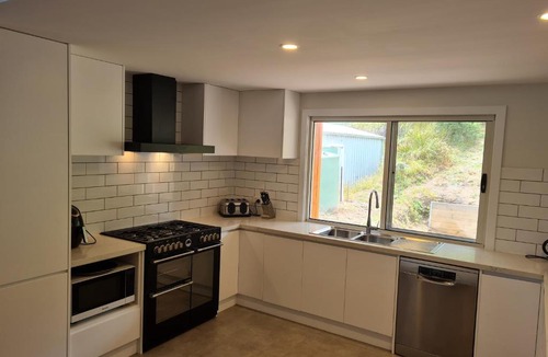 Venus Bay House | Pandora's Escape