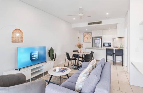 South Brisbane Apartment | Panorama river view with Free Parking