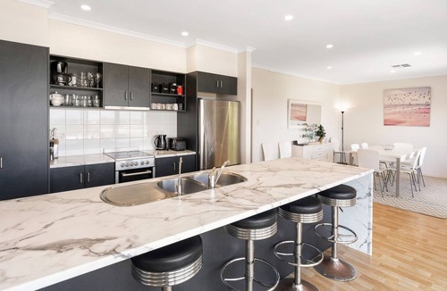 Goolwa Beach House | Panoramic Coastal Views from this Gorgeous Beach House